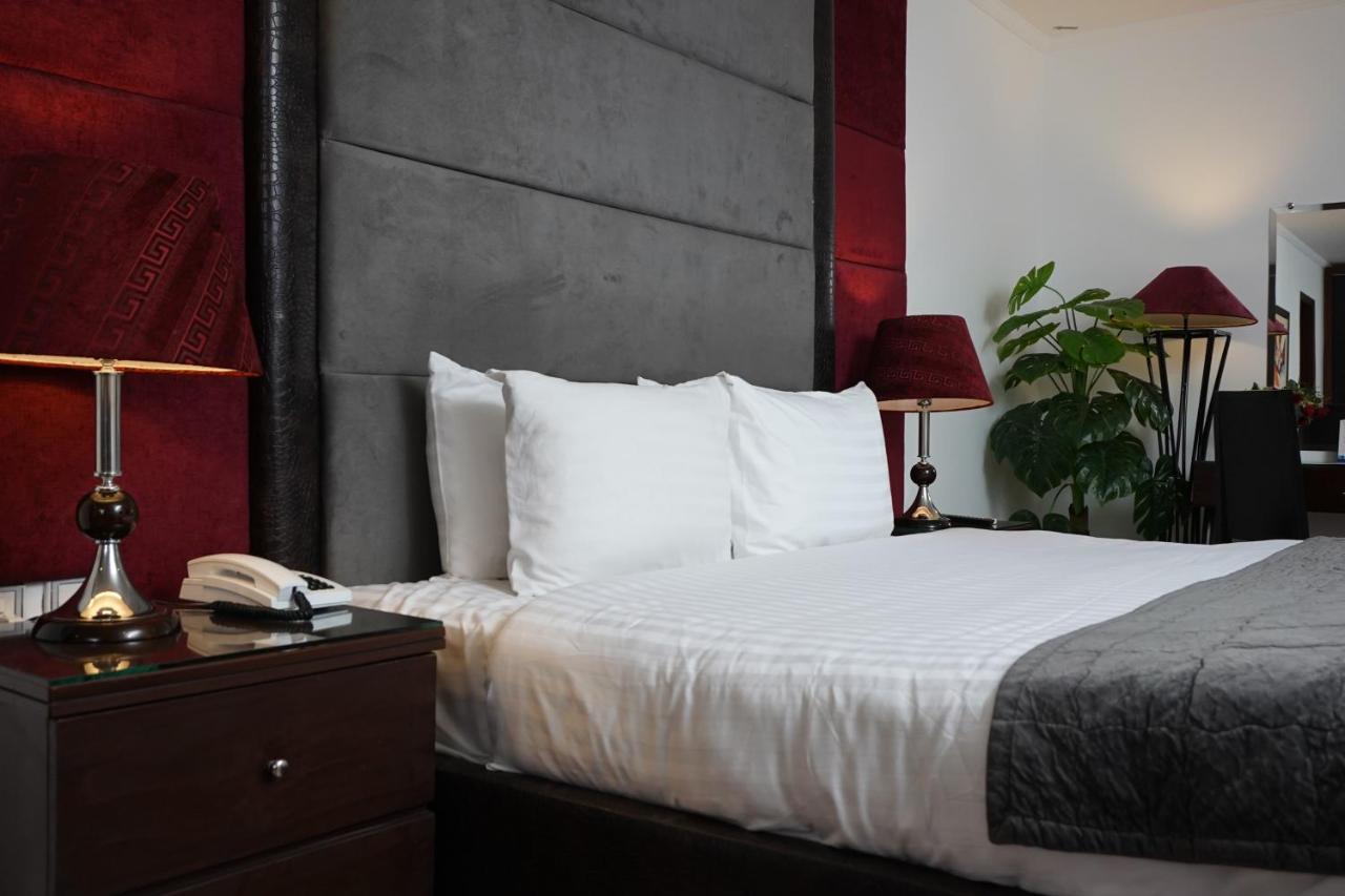 Hotel Oban Lahore Buitenkant foto