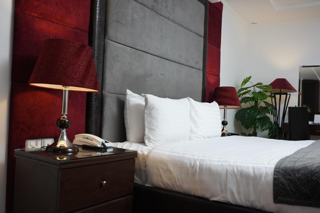 Hotel Oban Lahore Buitenkant foto