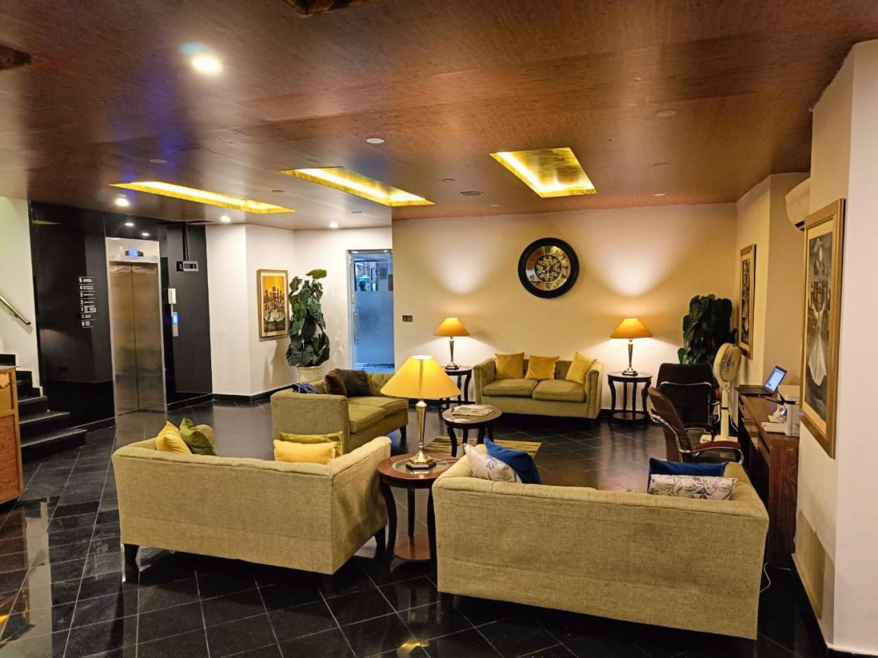 Hotel Oban Lahore Buitenkant foto