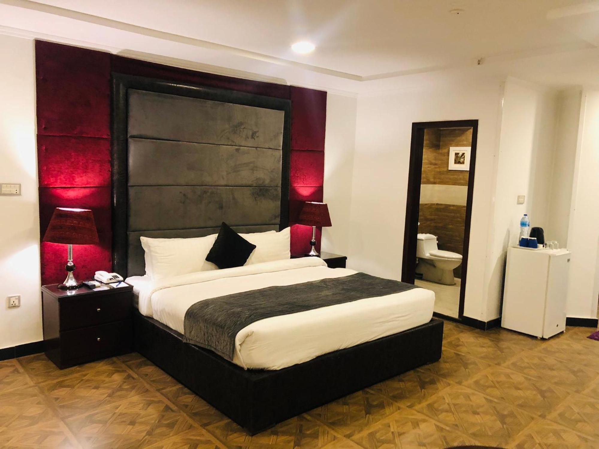 Hotel Oban Lahore Buitenkant foto