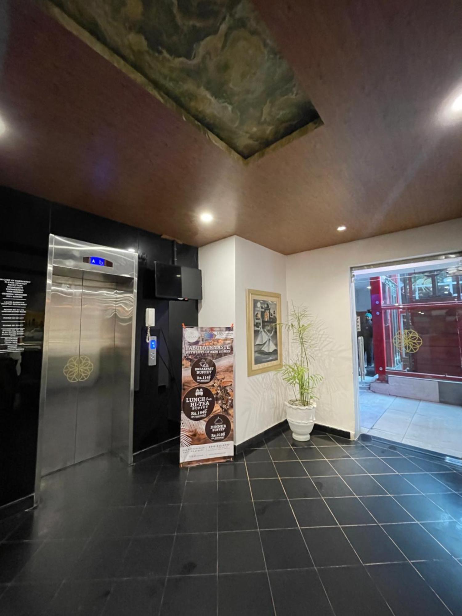 Hotel Oban Lahore Buitenkant foto