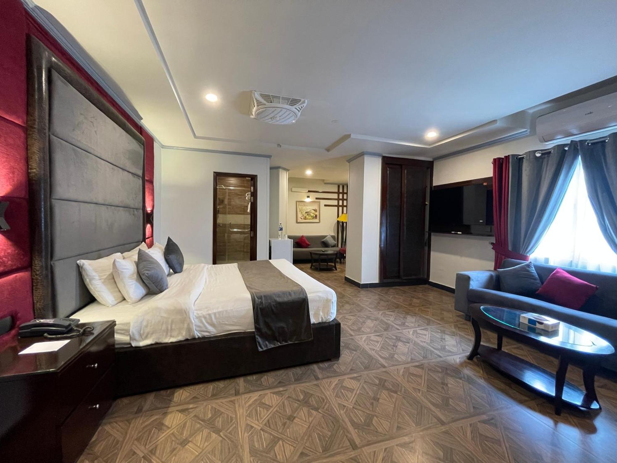 Hotel Oban Lahore Buitenkant foto